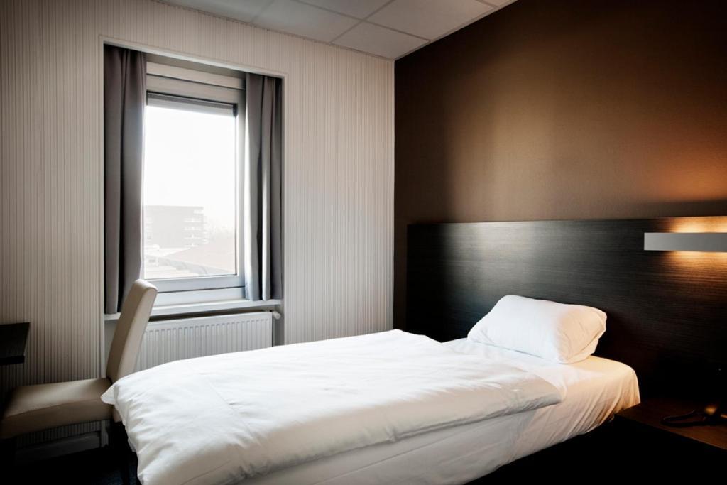 Antwerp Harbour Hotel Ngoại thất bức ảnh